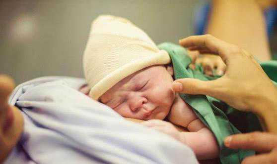 杭州代生，排卵期早孕试纸弱阳性